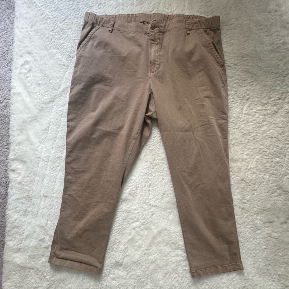 Size XXL: Old Navy Khaki pants